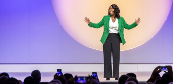 Sherry Cassano, SVP de People Experience chez Pfizer, pendant son allocution au Talent Connect Summit.