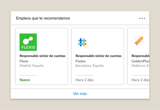 Ilustración de una captura de pantalla donde se ve un anuncio de empleo en una lista de vacantes que podrían interesarte. Hay tres empleos destacados en los que aparece el nombre de la empresa, el logotipo, el nombre del cargo, la ubicación y cuándo se han publicado.