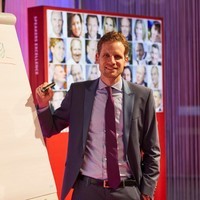 Dr. Florian Kunze
